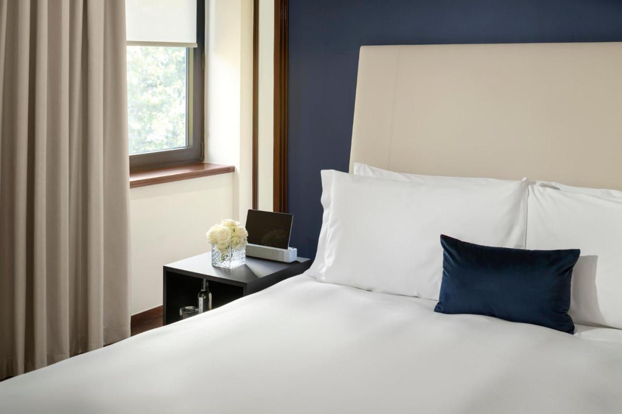 Como The Halkin London Exteriör bild