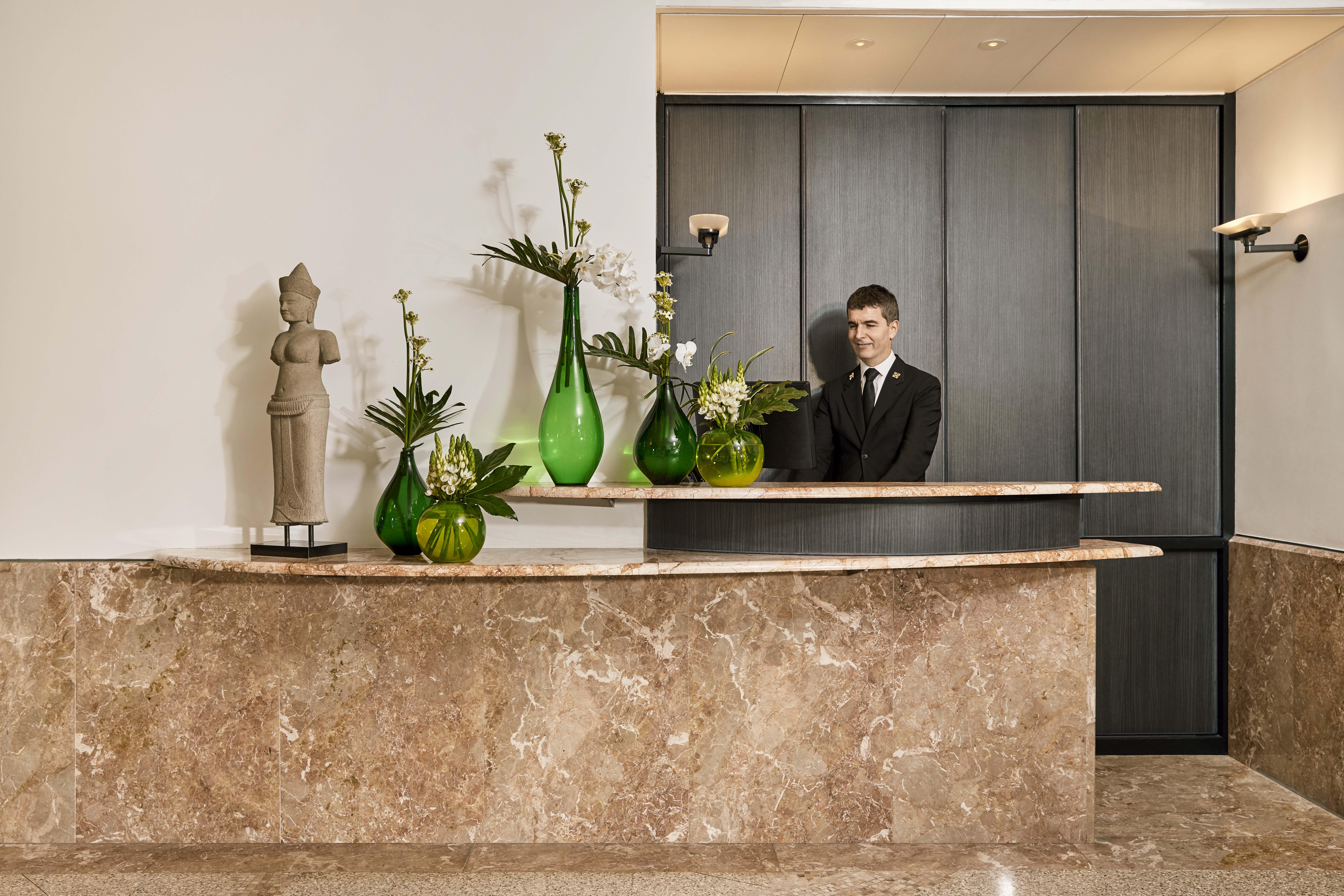 Como The Halkin London Exteriör bild